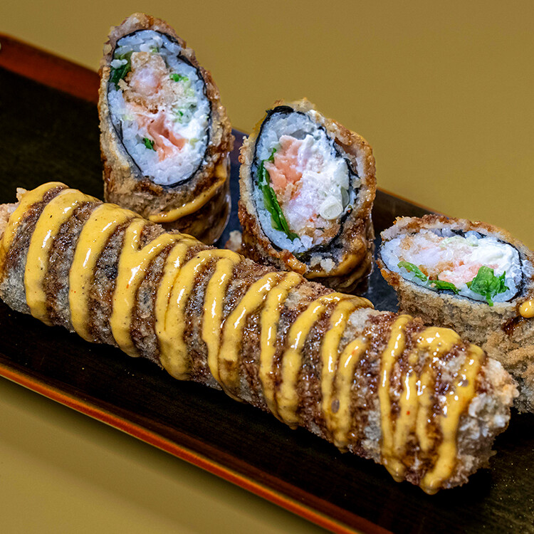 Nyheten fried sushi burrito hos Rå Sushi K1